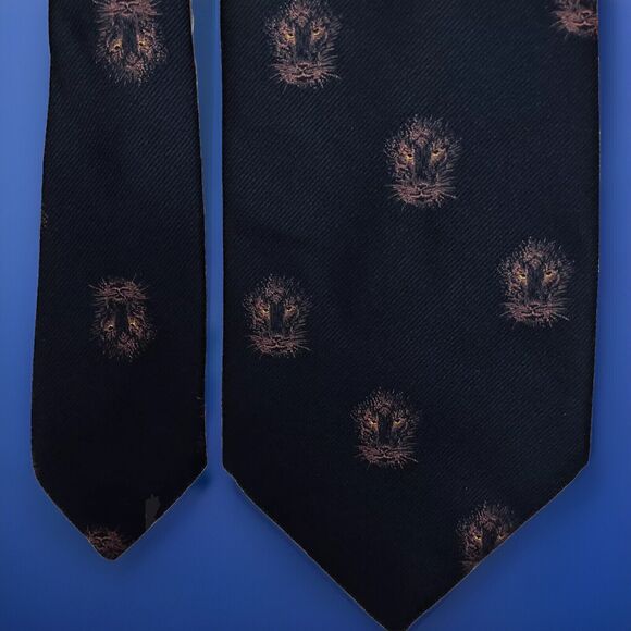 Resilio VTG MENS Black TIE NECKTIE Red Lion’s Head 4”X 54.25 70’s-80’s Weighted - Picture 1 of 9
